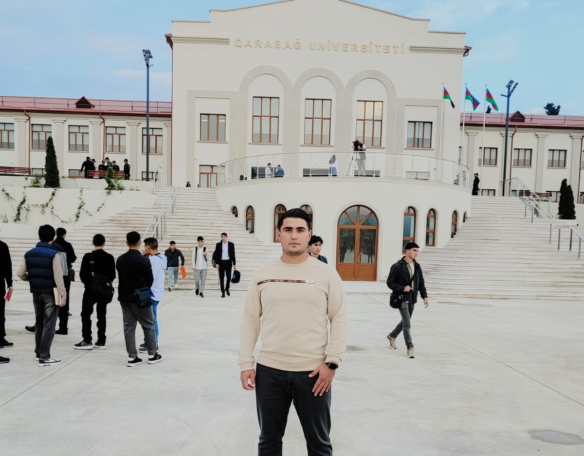 Qarabağı azad etdi, indi onu yenidən qurur