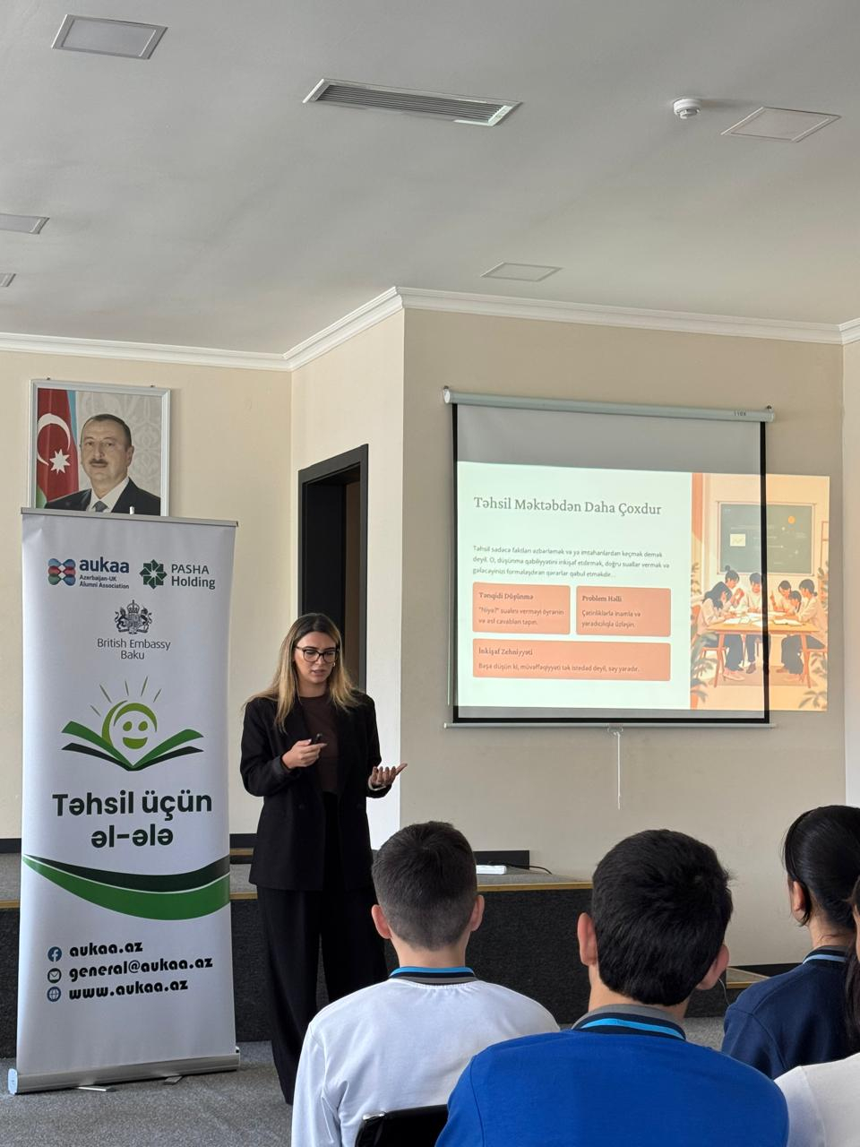 Böyük Britaniya məzunları kənd məktəbliləri ilə görüşüb