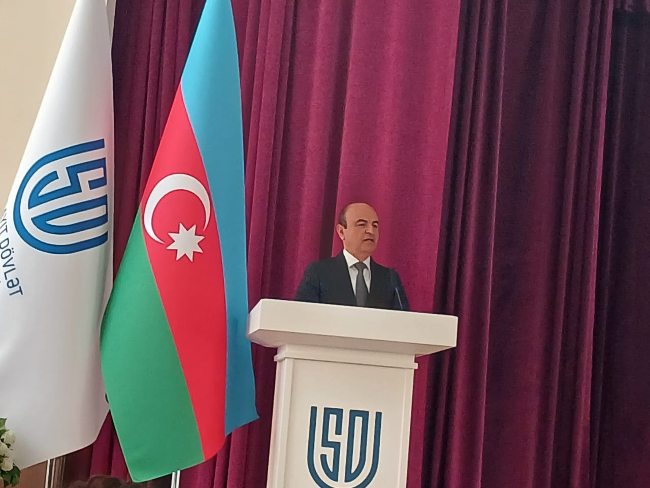 Rəqəmsallaşma artıq iqtisadiyyatda idarəetmənin baza prinsipi kimi çıxış edir - Əminağa Sadıqov