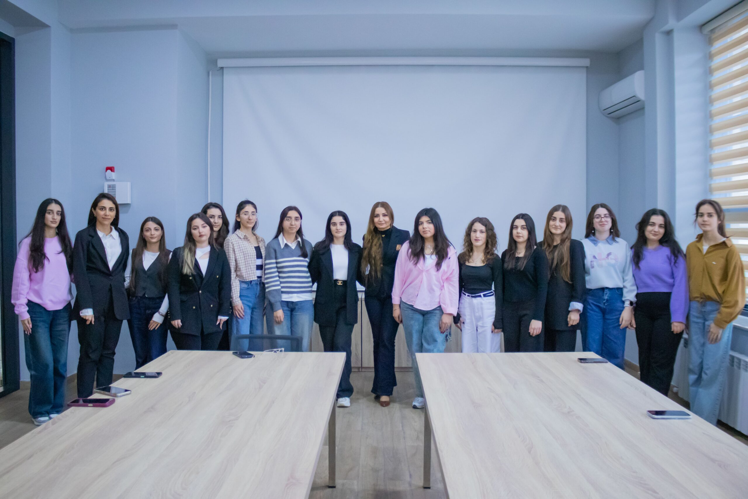 Hənifə Məlikova-Zərdabi adına təqaüd proqramının iştirakçıları üçün təlim keçirilib