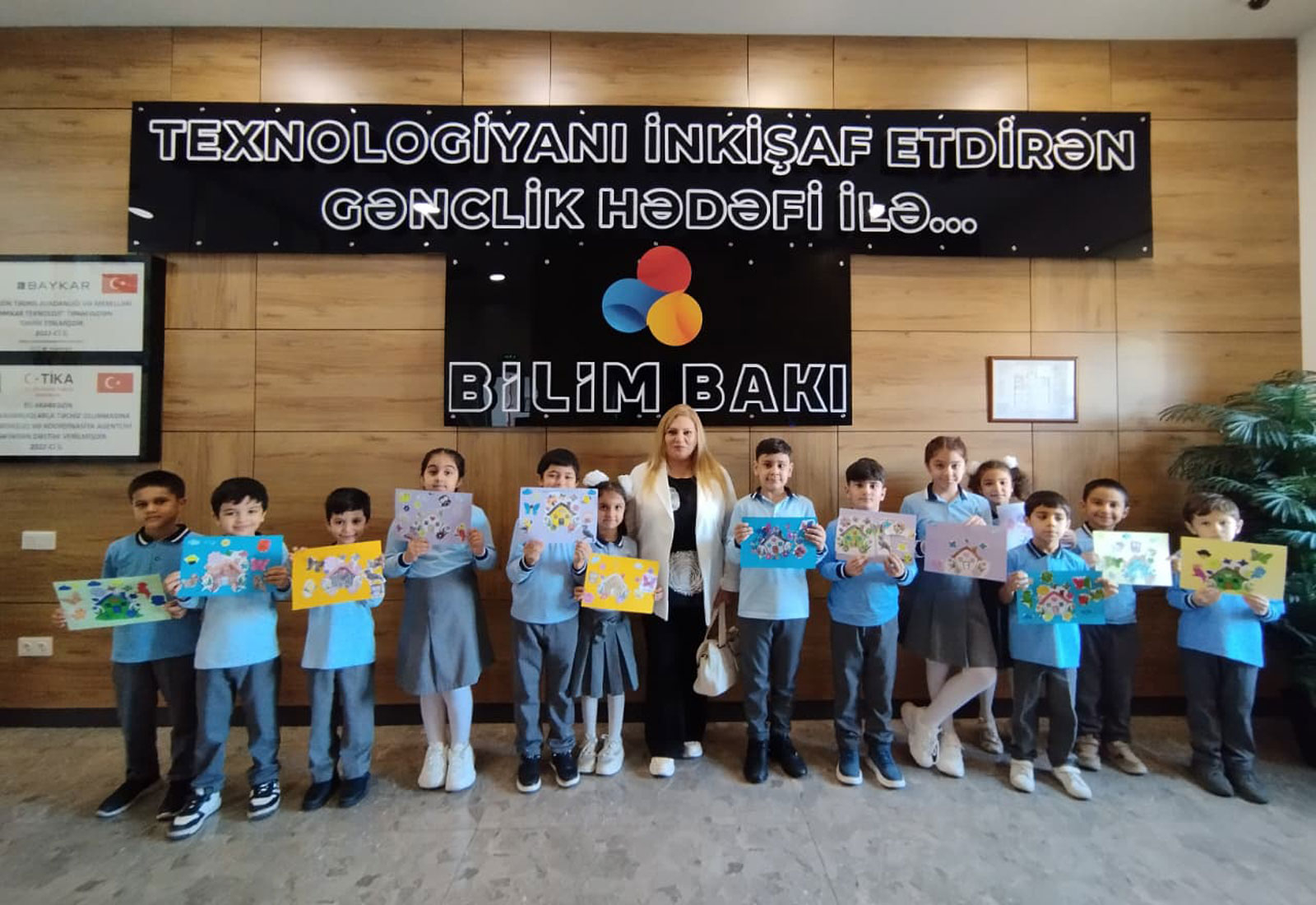 Paytaxt məktəbliləri “Bilim Bakı”da təlimlərdə iştirak edirlər