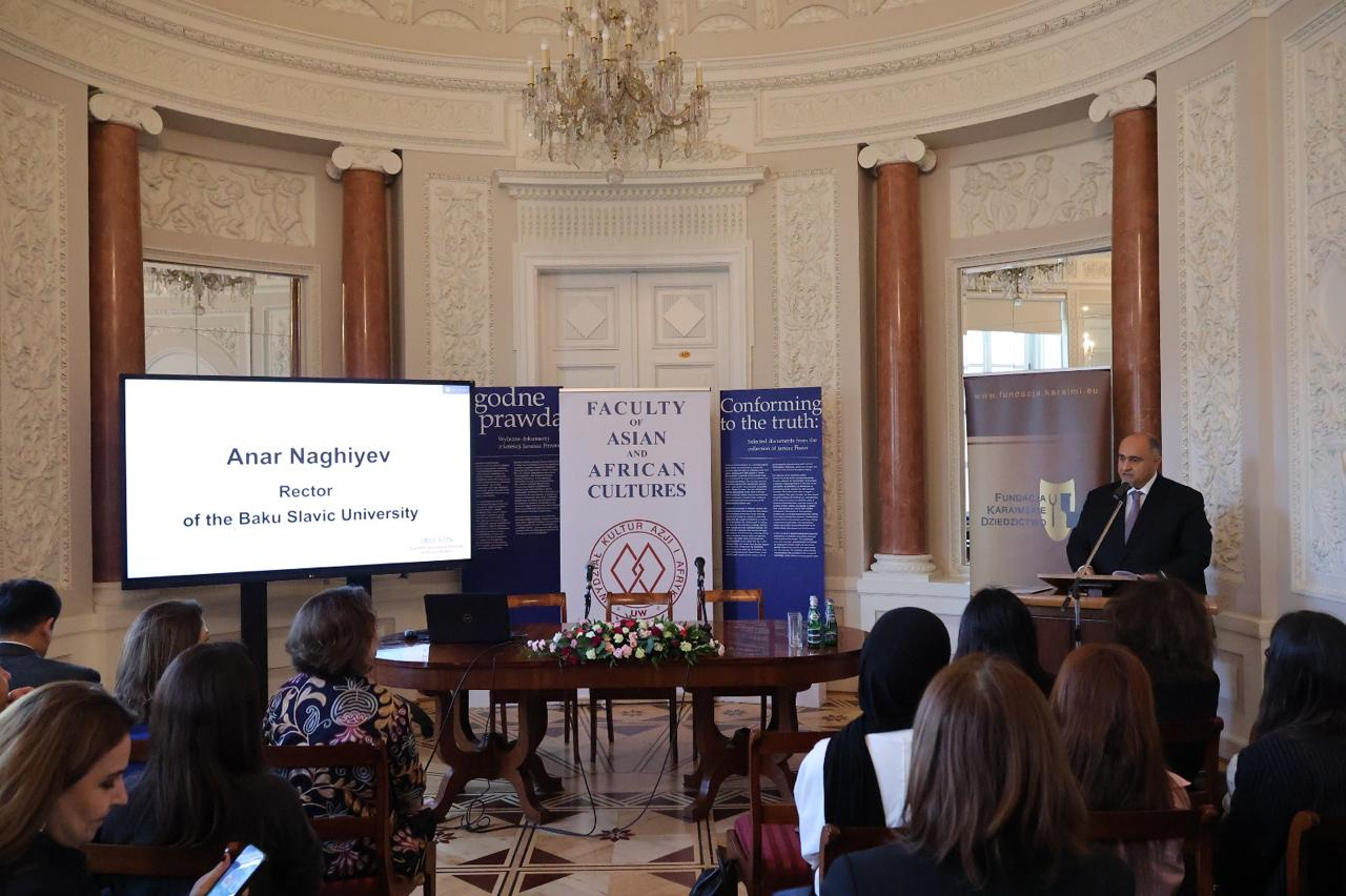 BSU-nun rektoru Varşava Universitetində çıxış edib