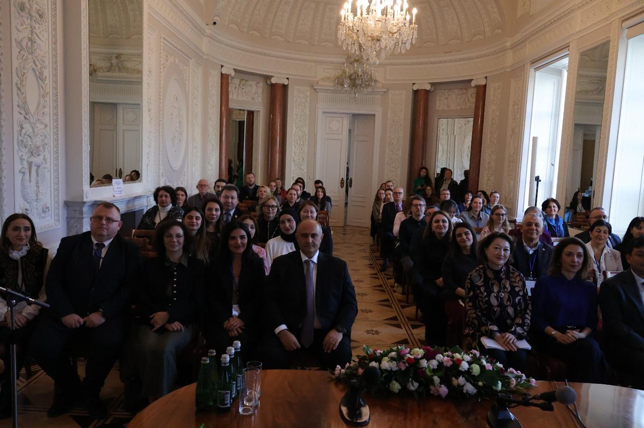 BSU-nun rektoru Varşava Universitetində çıxış edib