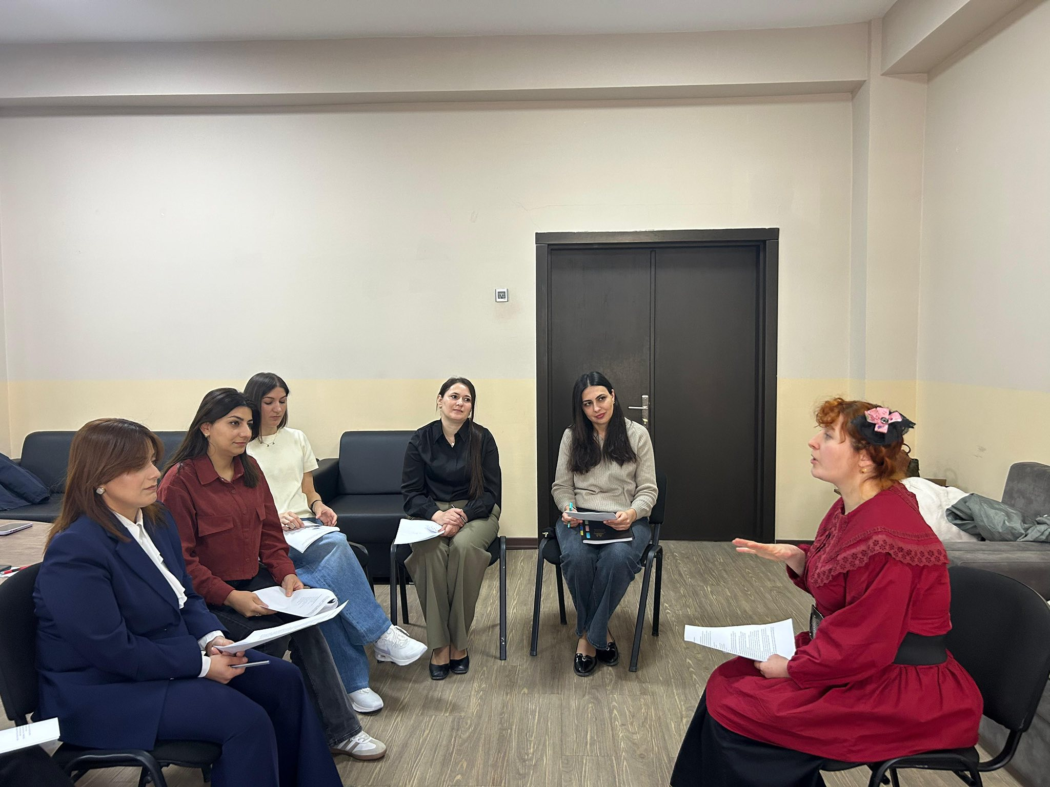 Qəbələ Peşə Mərkəzində əməkdaşların dil bacarıqları ilə bağlı təlim keçirilib