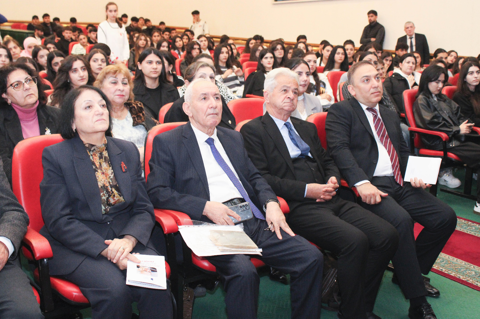 MDU-da Bəxtiyar Vahabzadənin 100 illik yubileyinə həsr olunmuş konfrans keçirilib