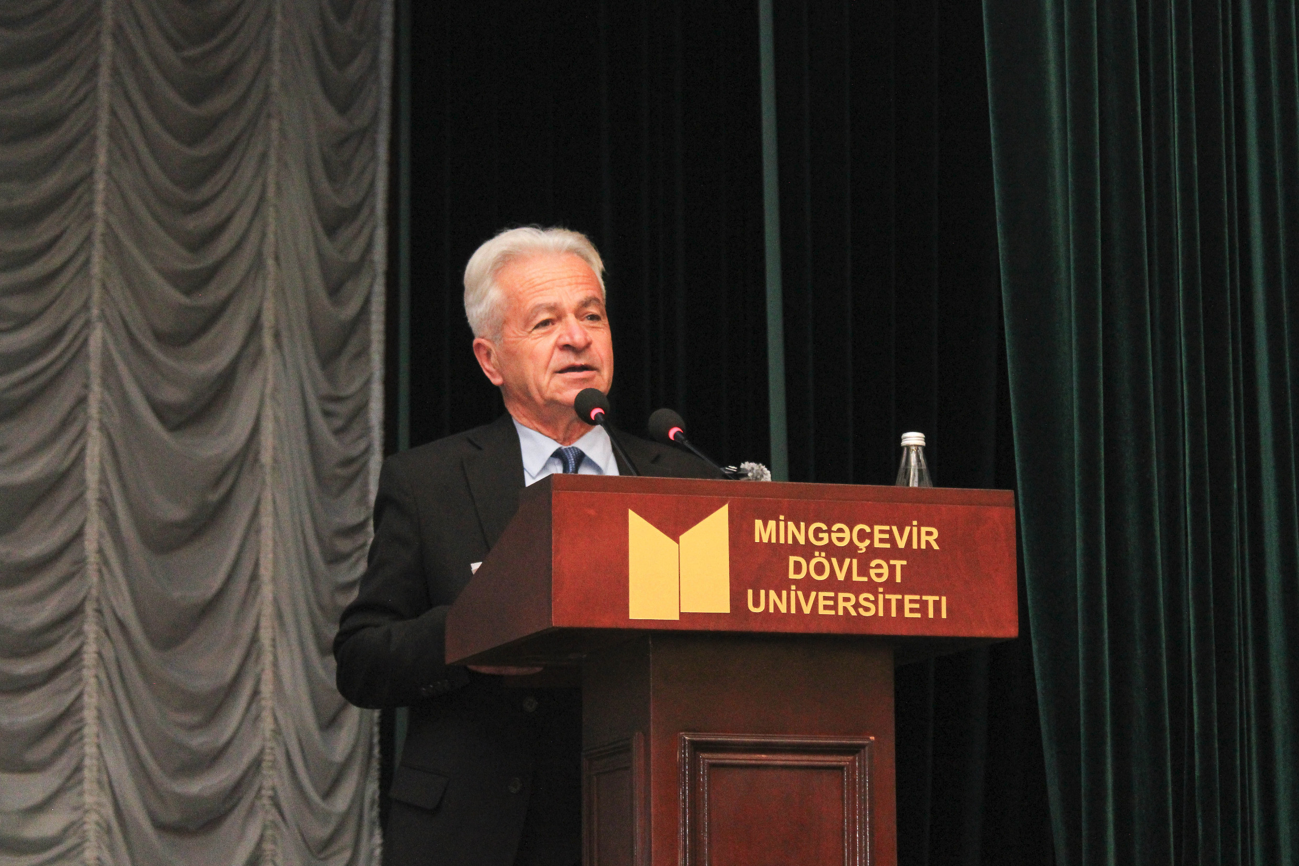 MDU-da Bəxtiyar Vahabzadənin 100 illik yubileyinə həsr olunmuş konfrans keçirilib