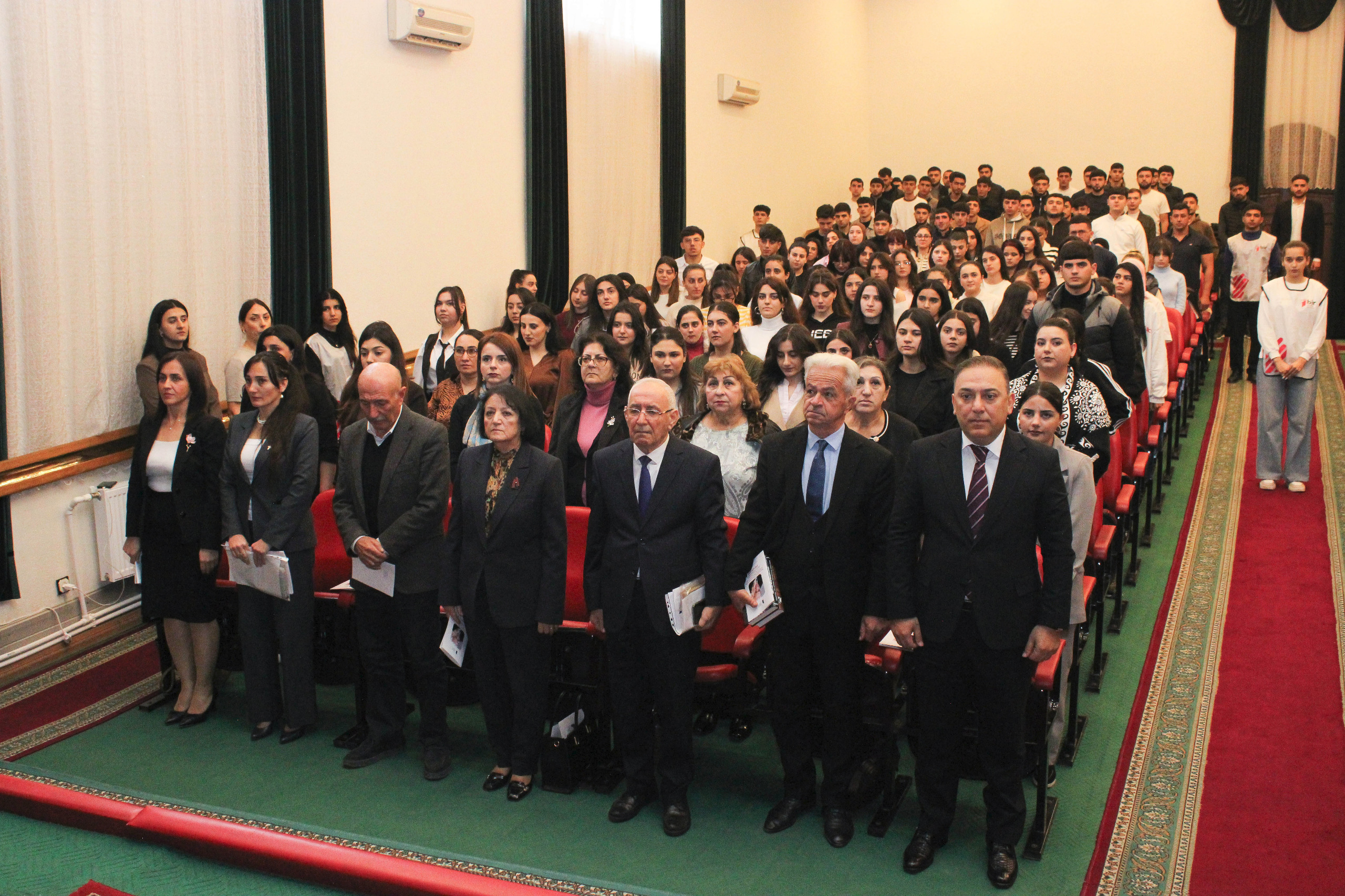 MDU-da Bəxtiyar Vahabzadənin 100 illik yubileyinə həsr olunmuş konfrans keçirilib