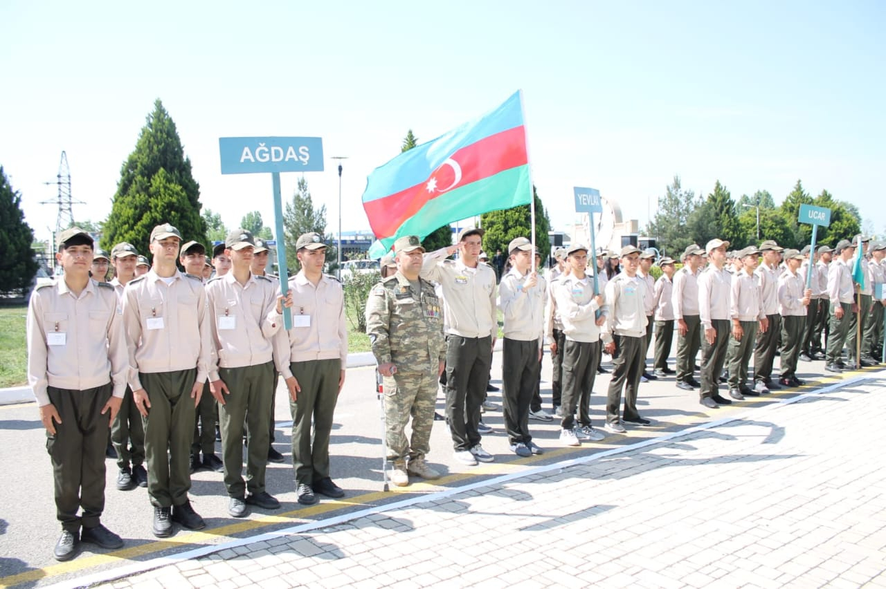 Şagirdlərimə Vətəni necə sevməyi öyrədirəm