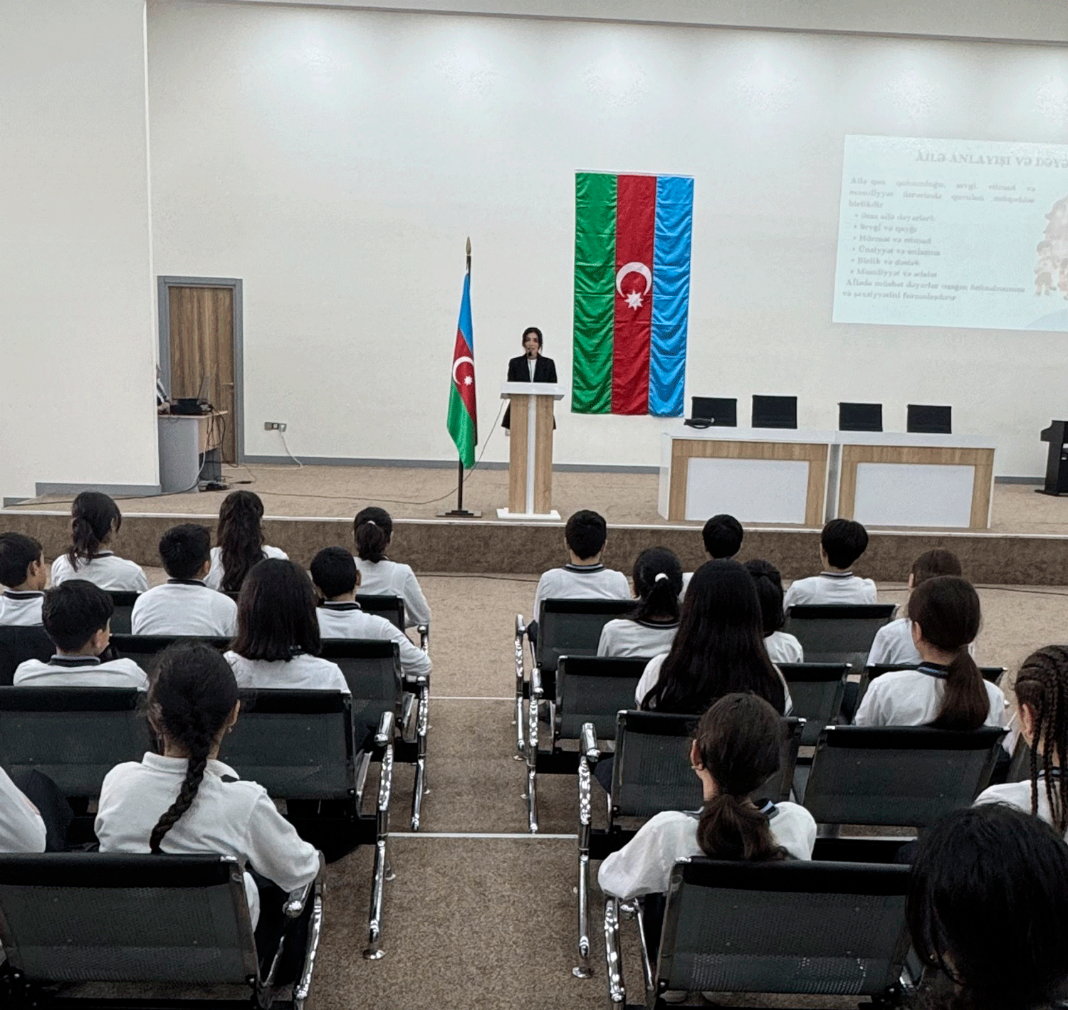 “Uşaqların internet təhlükəsizliyi” mövzusunda maarifləndirici tədbirlər keçirilib