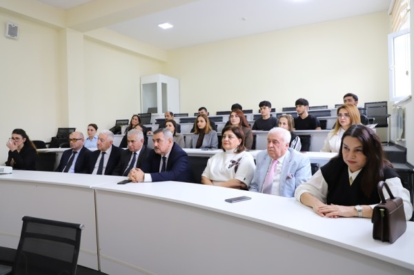 LDU-da Yusif Məmmədəliyevin yubileyinə həsr olunmuş “dəyirmi masa” keçirilib