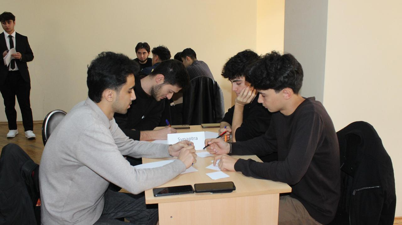 AzMİU-da “Konstitusiya və Suverenlik İli” çərçivəsində intellektual yarış keçirilib