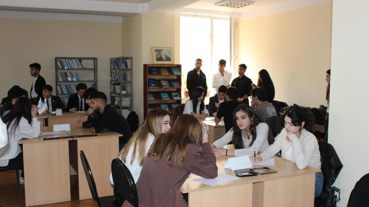 AzMİU-da “Konstitusiya və Suverenlik İli” çərçivəsində intellektual yarış keçirilib
