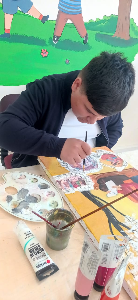 Fırçası ilə nağıllar yaradan