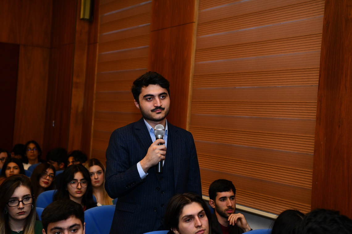 Heydər Əliyev Məktəbi ADNSU-da ictimai xadimləri bir araya gətirir