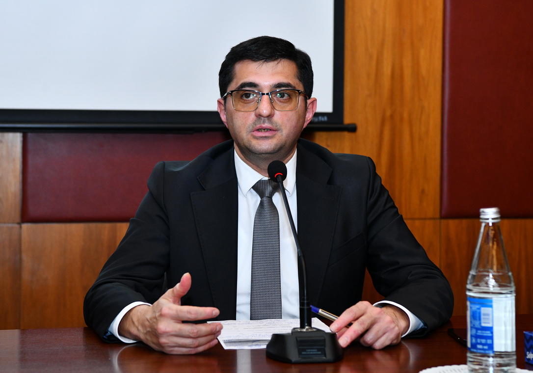 Heydər Əliyev Məktəbi ADNSU-da ictimai xadimləri bir araya gətirir