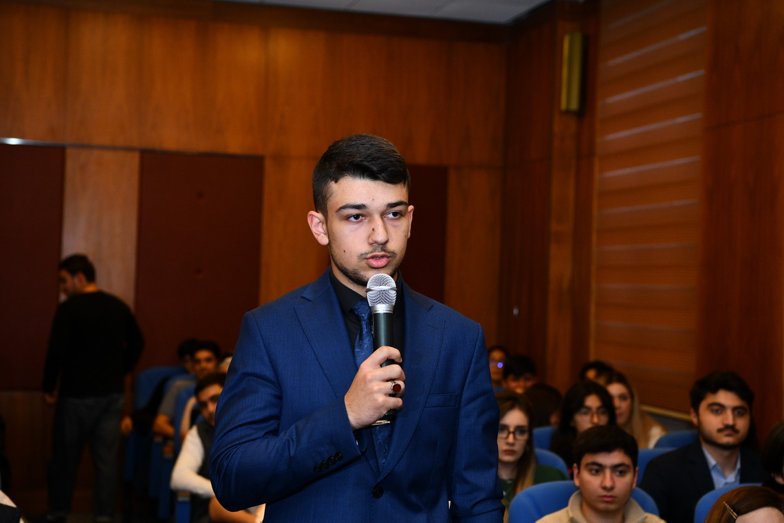 Heydər Əliyev Məktəbi ADNSU-da ictimai xadimləri bir araya gətirir