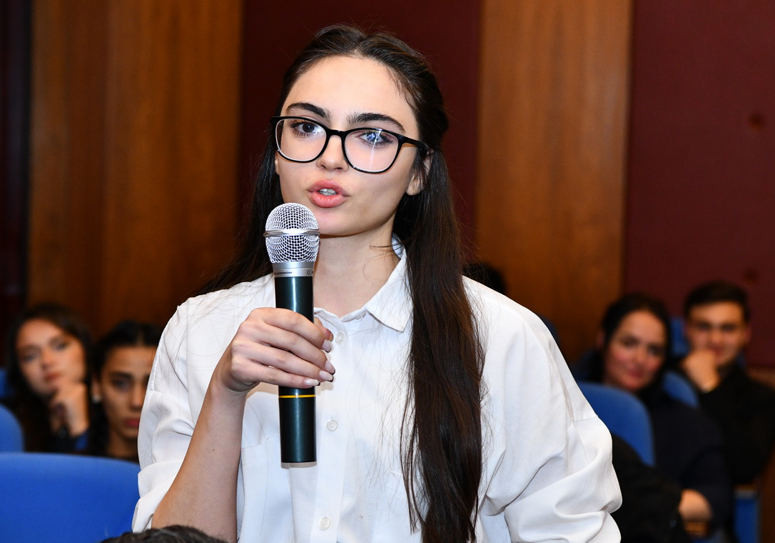 Heydər Əliyev Məktəbi ADNSU-da ictimai xadimləri bir araya gətirir