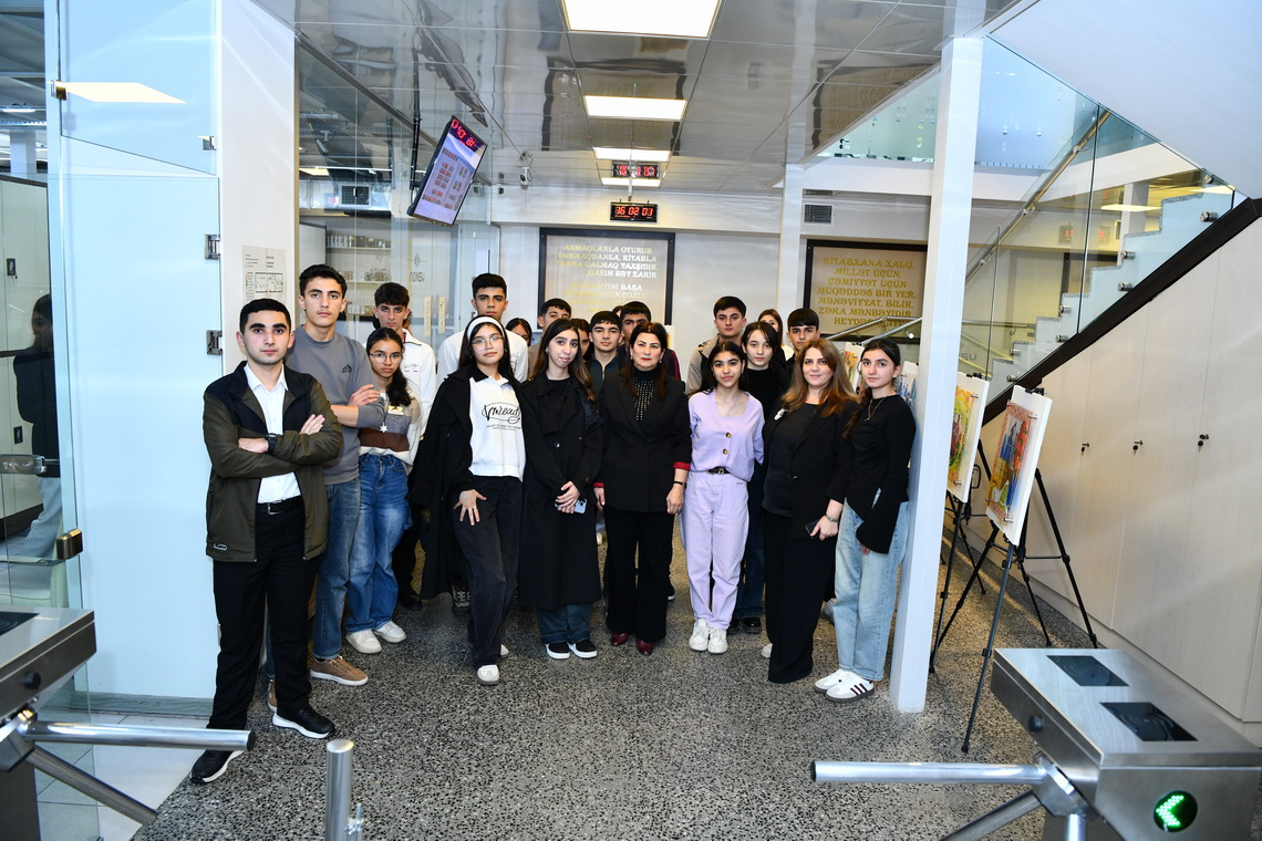 Şagirdlər “Təhsil üçün əl-ələ” layihəsi çərçivəsində ADNSU-da olublar