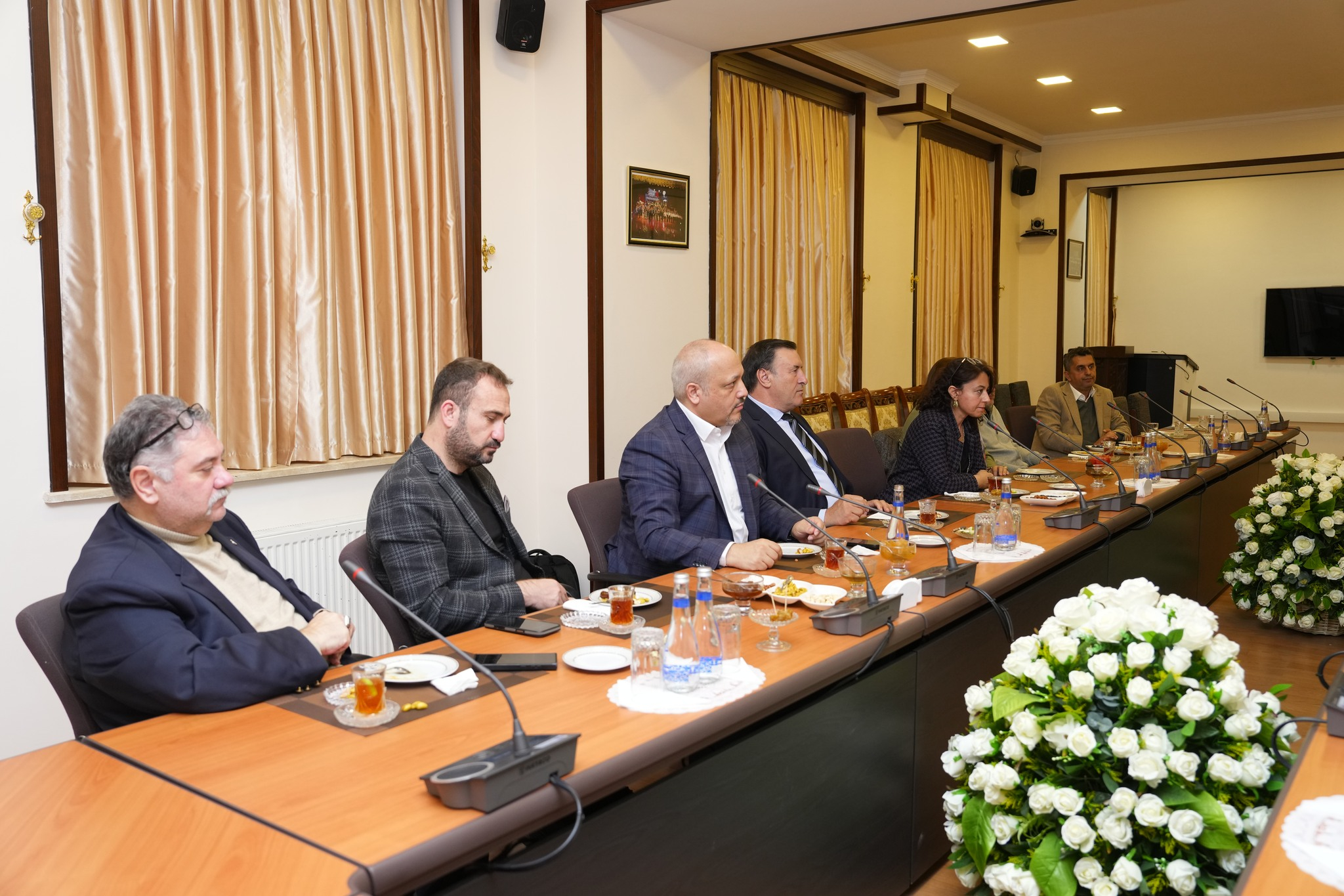 NDU-da əcnəbi müəllimlərlə görüş keçirilib