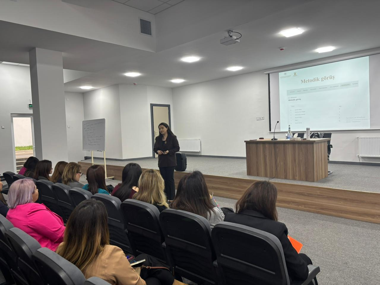 Paytaxtda çalışan metodistlərlə görüş keçirilib