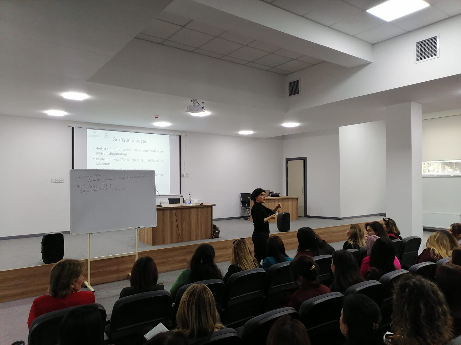 Paytaxtda çalışan metodistlərlə görüş keçirilib