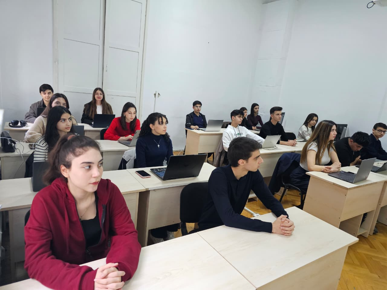 ADNSU-da tələbələr üçün data analitikası kursuna start verilib