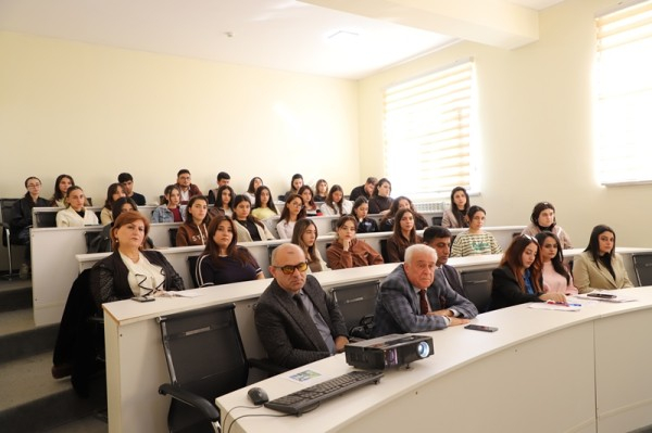 LDU-da ekoloji problemlərin hüquqi tənzimlənməsinə dair konfrans keçirilib