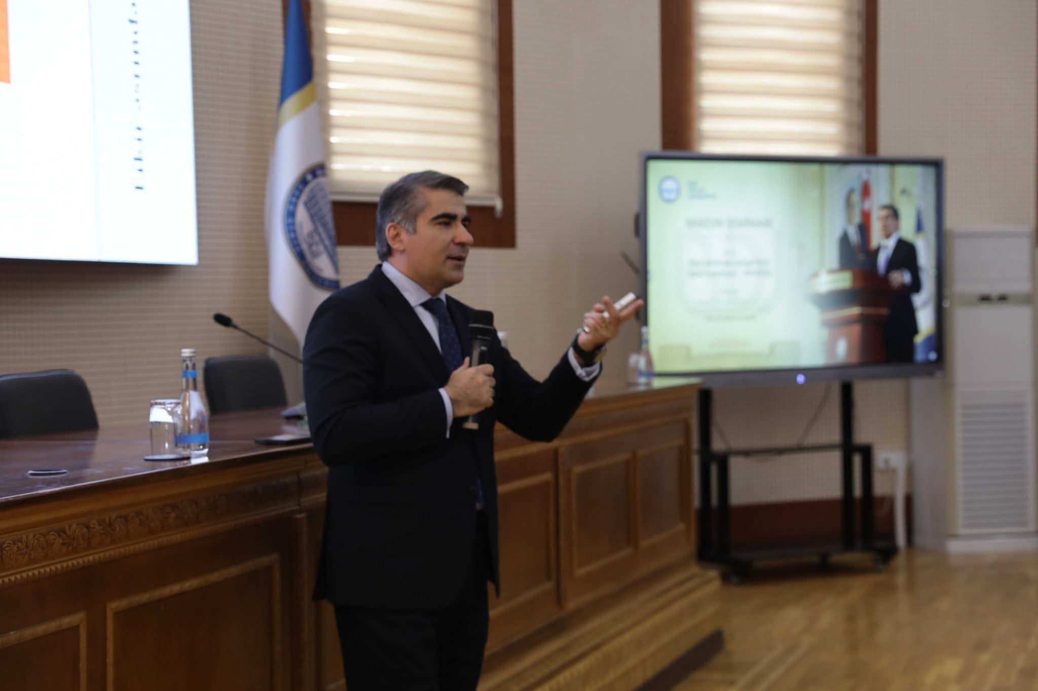Elm və təhsil nazirinin müşaviri Nicat Məmmədli BDU-da “Məzun seminarı” keçirib
