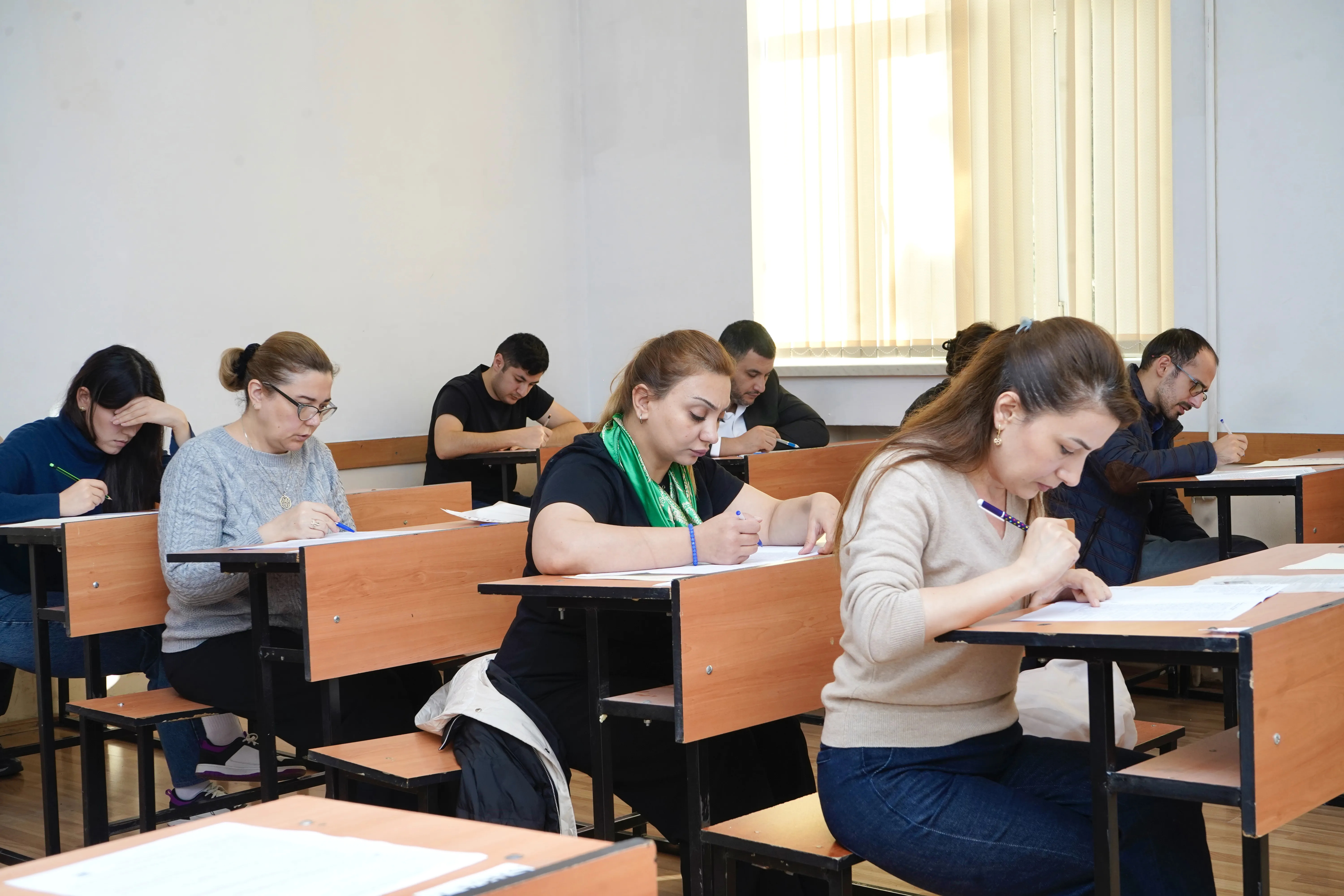 Xarici dil fənni üzrə fəlsəfə doktoru imtahanı keçirilib