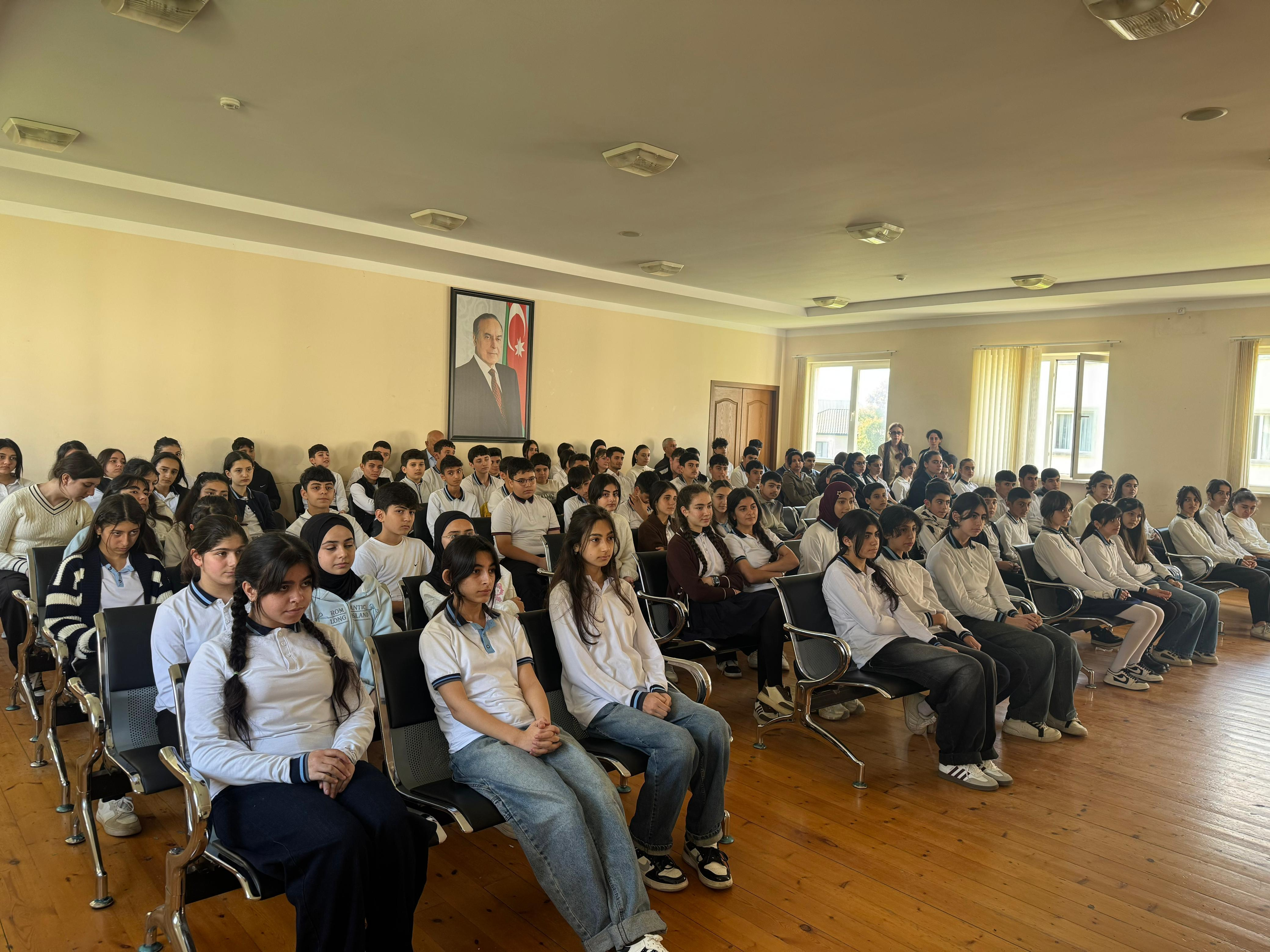 Gəncə-Daşkəsən və Lənkəran-Astara regionlarında  “Məktəblinin hüquq bələdçisi” layihəsi reallaşdırılıb