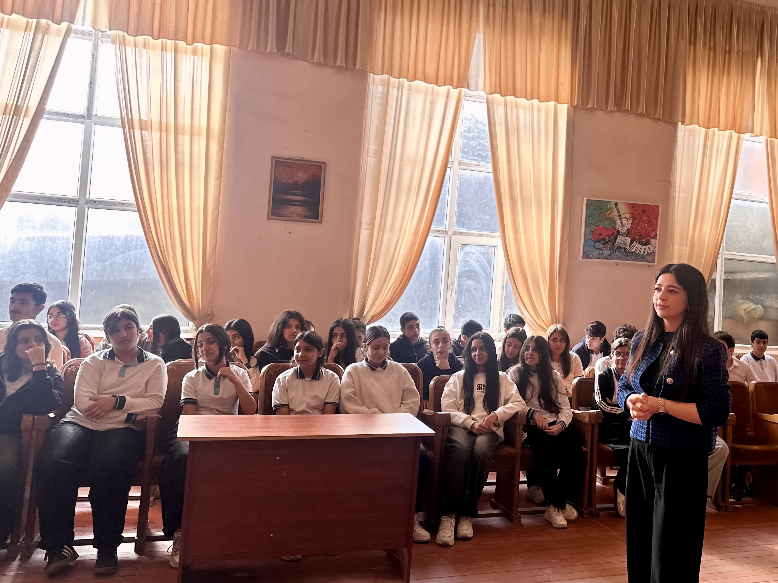 Gəncə-Daşkəsən və Lənkəran-Astara regionlarında  “Məktəblinin hüquq bələdçisi” layihəsi reallaşdırılıb