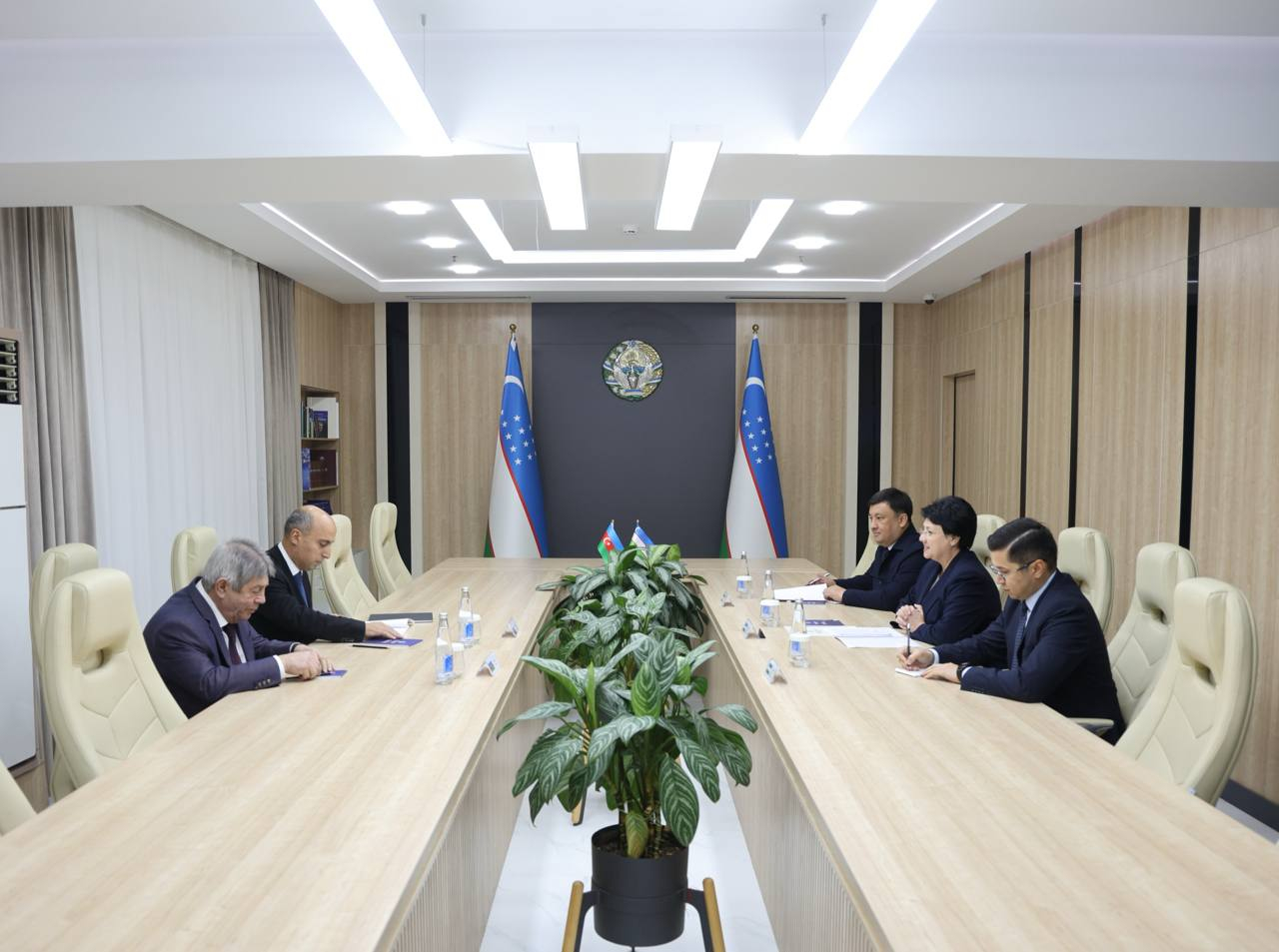 Emin Əmrullayev Özbəkistanın məktəbəqədər və ümumi təhsil naziri ilə görüşüb