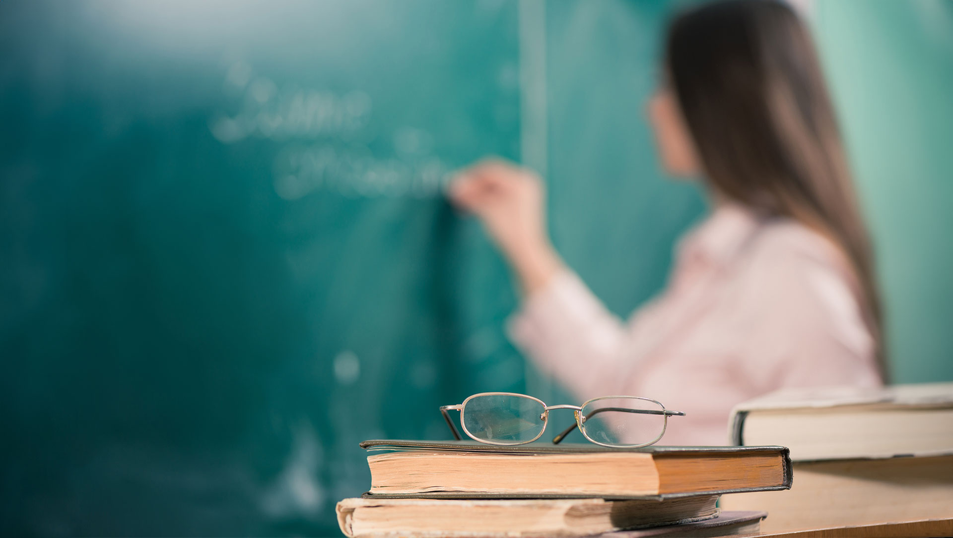 Tam ştatlı müəllimlər