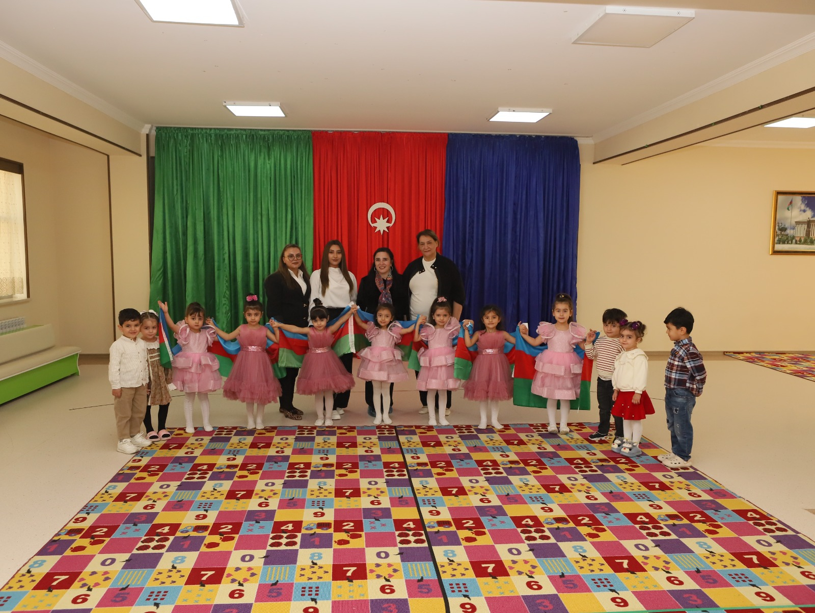 Bizi alqışlayanda çox sevinirik