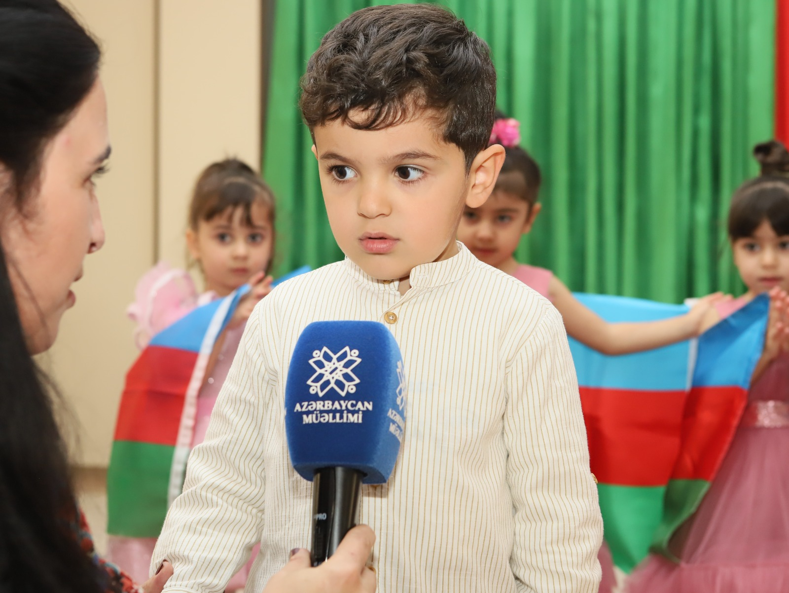 Bizi alqışlayanda çox sevinirik