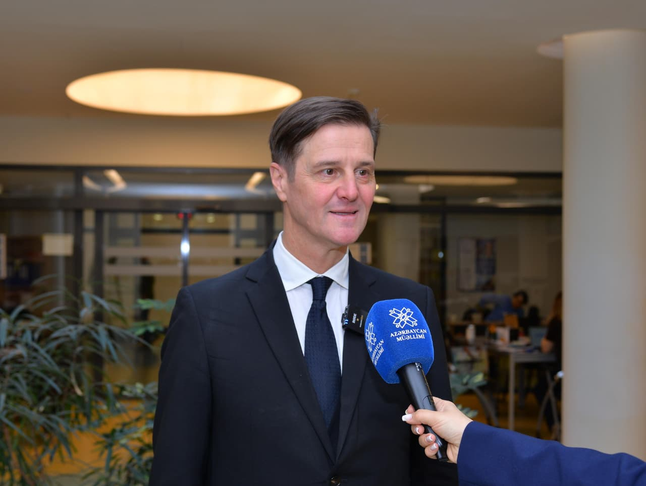 Françesko Bankini: IB məktəblərinin sayı artır 