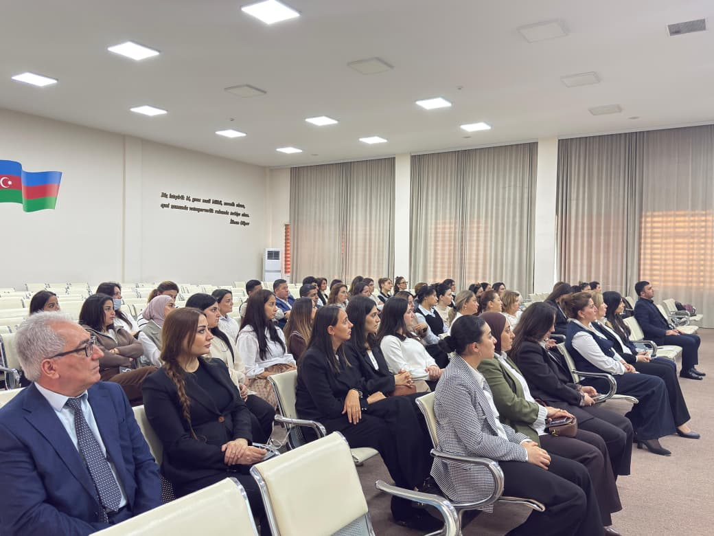 İctimai Şuranın üzvləri məktəbdə maarifləndirici seminar keçiriblər