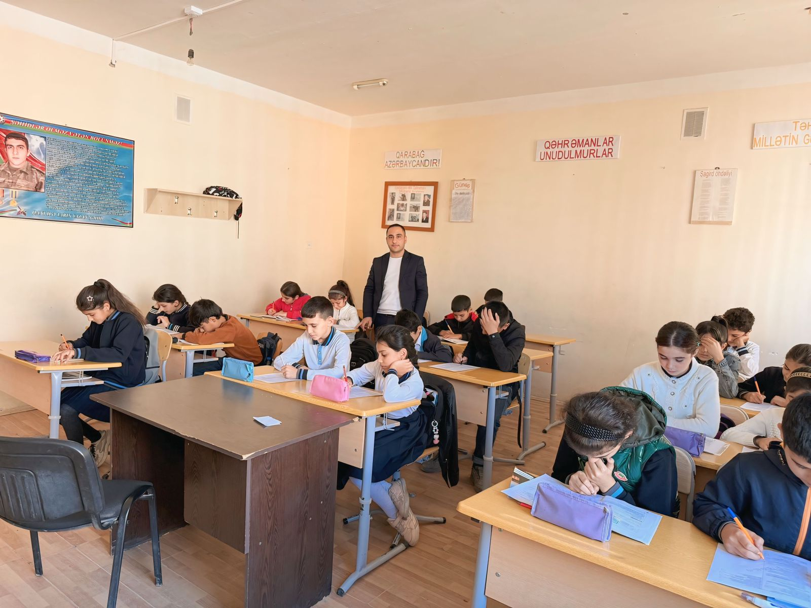 Vətən borcunu əvvəlcə silahla, sonra qələmlə yerinə yetirən müəllim