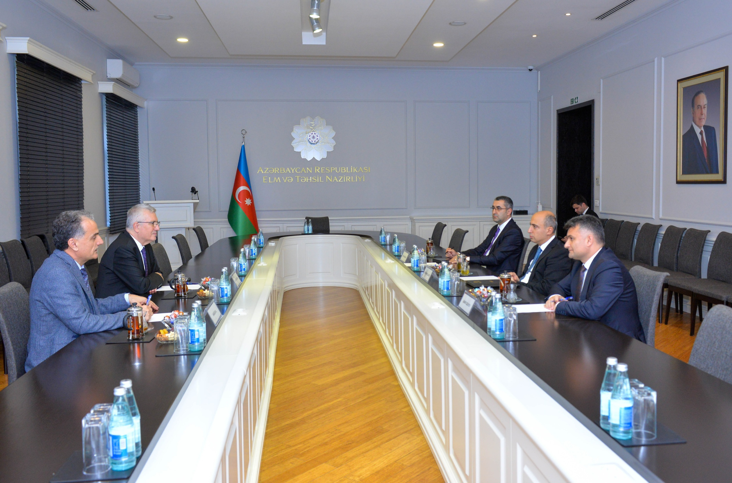 Nazir Türkiyənin Ali Təhsildə Keyfiyyət Təminatı Şurasının sədri ilə görüşüb