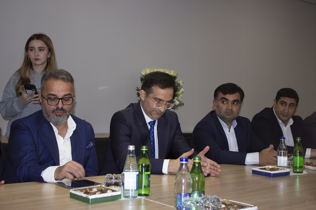 AzMİU-da Məzun Assosiasiyasının növbəti görüşü keçirilib