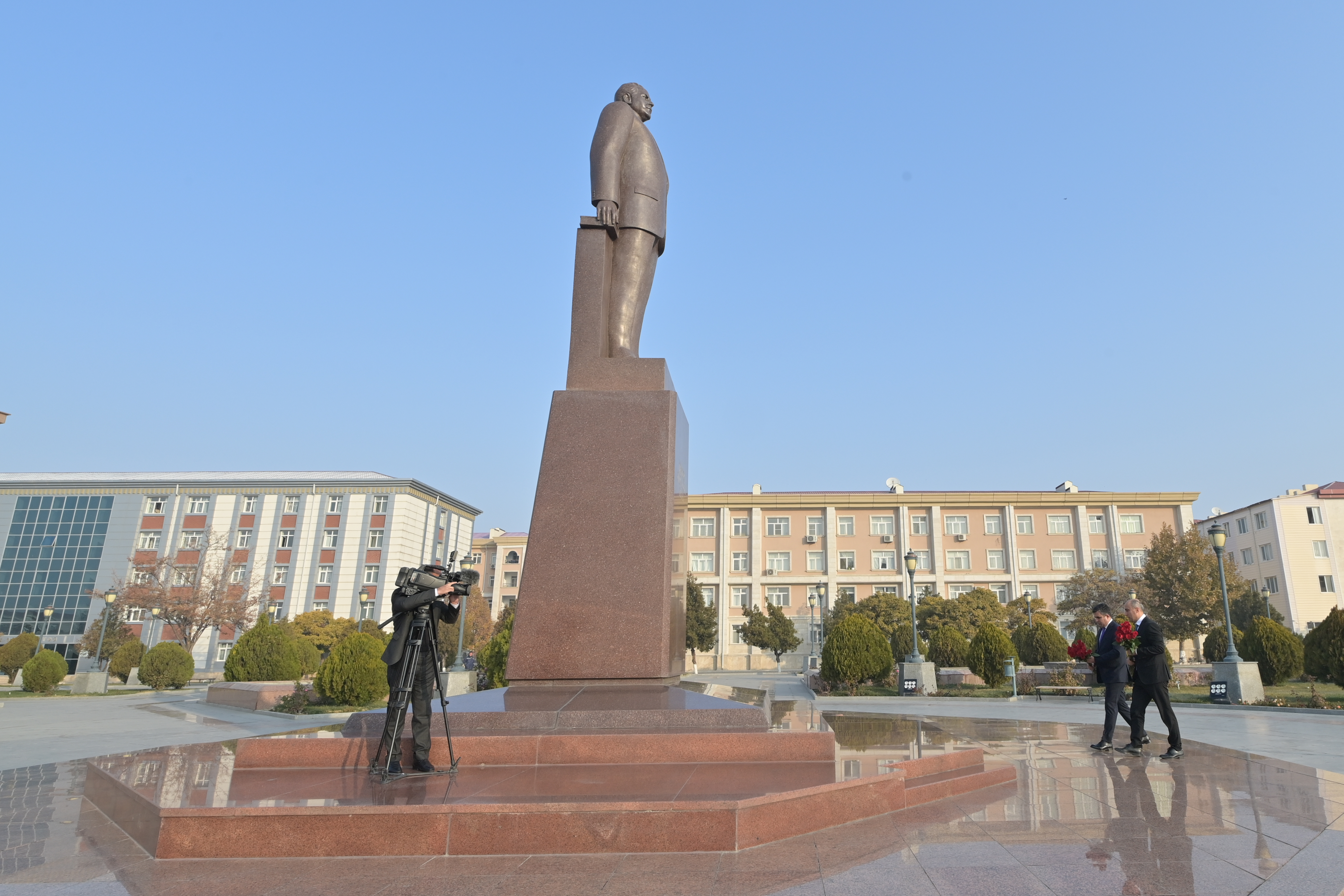 Elm və təhsil naziri Naxçıvanda vətəndaşları qəbul edib