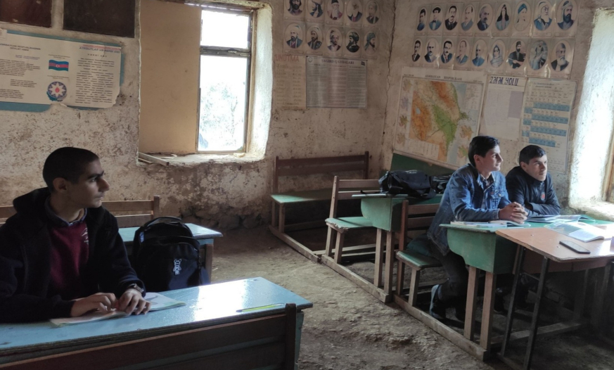 Yardımlının Məlikli kəndinin köhnə məktəb binası ilə bağlı