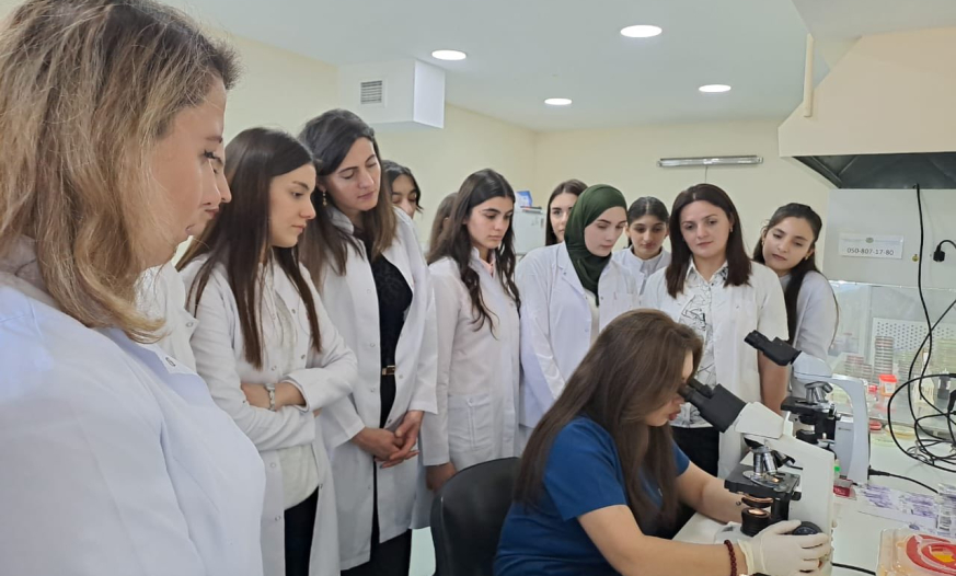 “İlk dəfə mikroskop altında müşahidə apardım"- Tələbələr təcrübədə