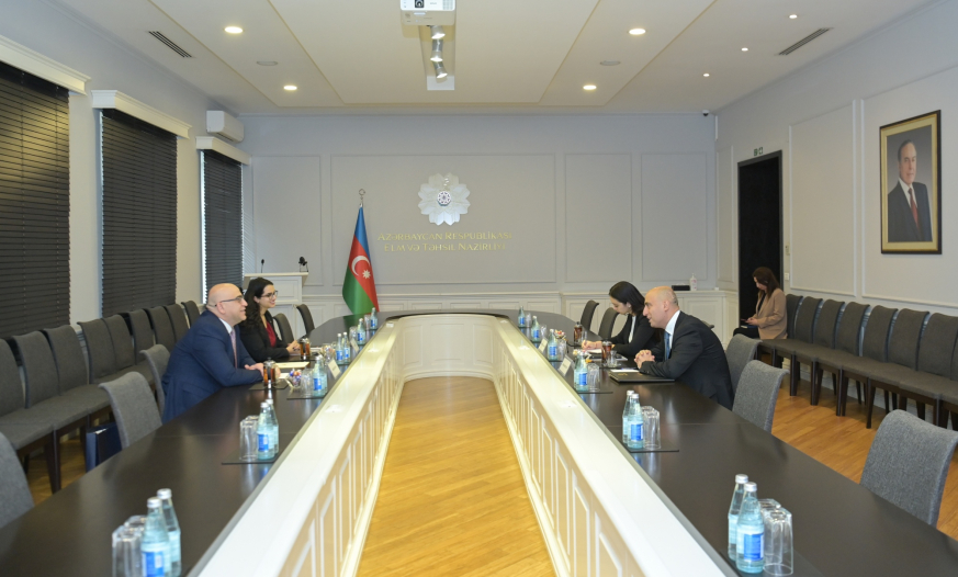 Emin Əmrullayev Fələstinin səfiri ilə görüşüb