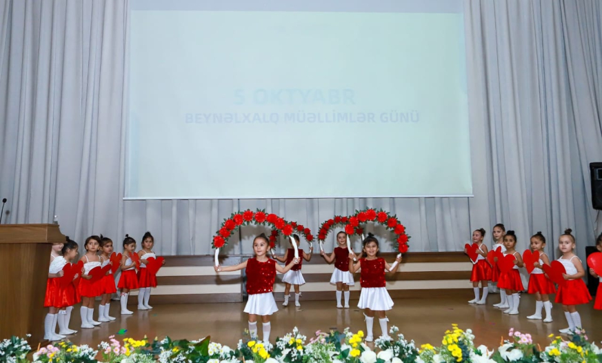 Bizi alqışlayanda çox sevinirik