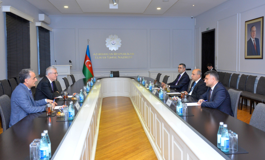 Nazir Türkiyənin Ali Təhsildə Keyfiyyət Təminatı Şurasının sədri ilə görüşüb