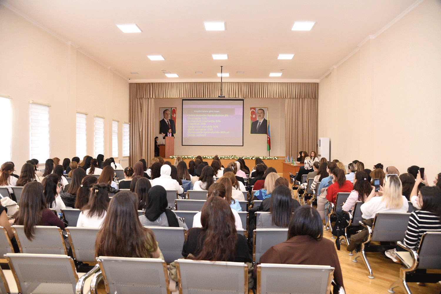 Tərbiyəçi-müəllimlər üçün təlimlər keçirilib