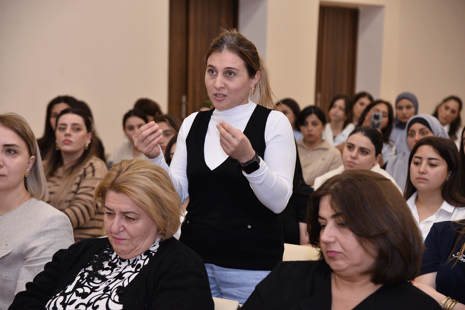 Tərbiyəçi-müəllimlər üçün təlimlər keçirilib