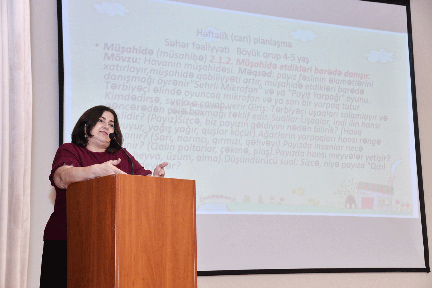 Tərbiyəçi-müəllimlər üçün təlimlər keçirilib