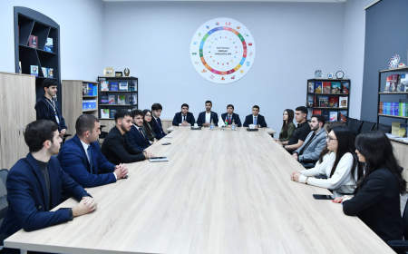 ADNSU-da Heydər Əliyevin anım gününə həsr olunmuş "dəyirmi masa" keçirilib 
